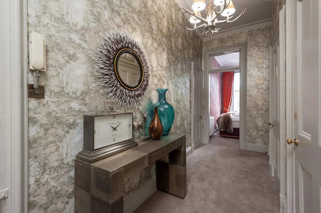 Hillside Luxury Apartment  אדינבורו